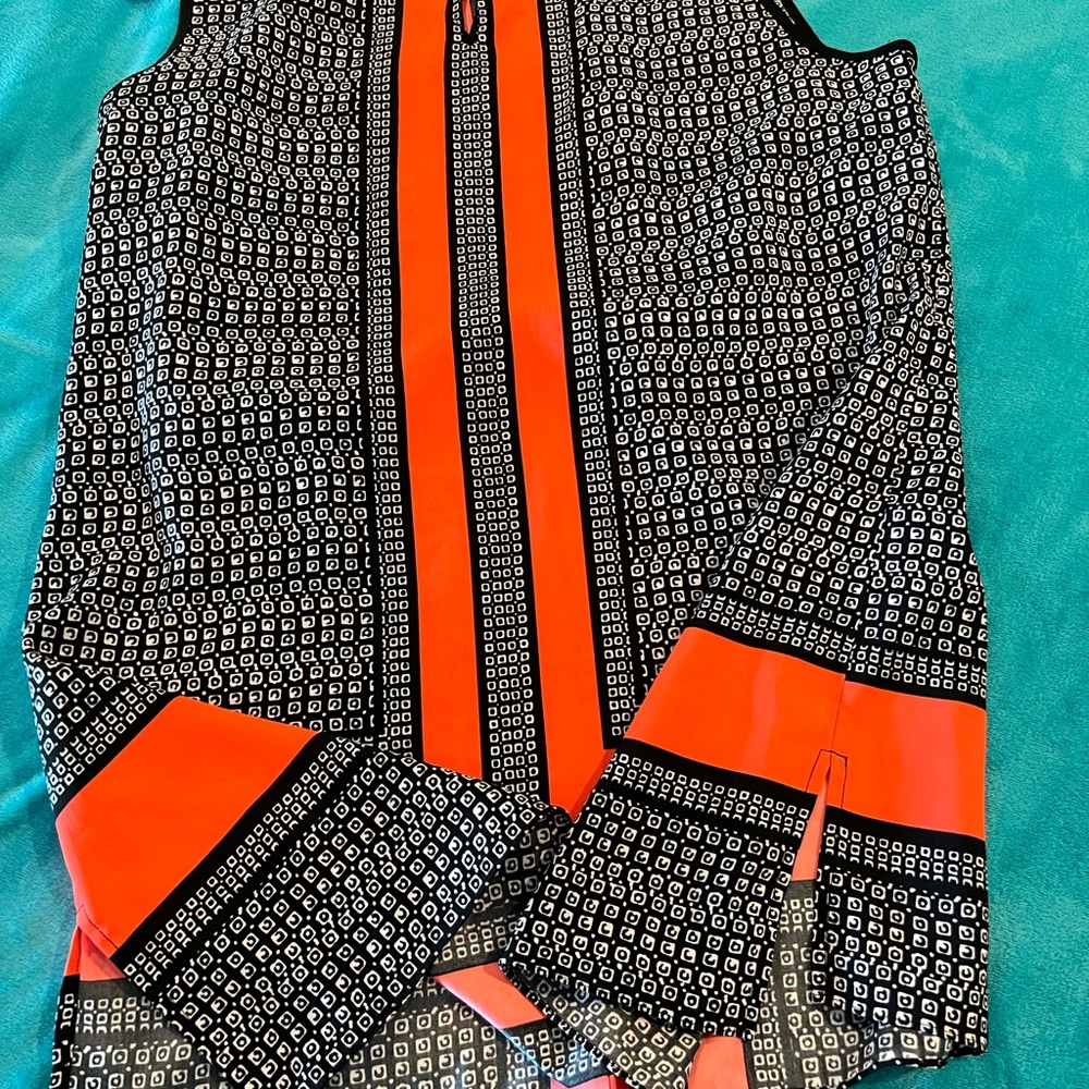 Vince Camuto Sleeveless Top - Picture 3 of 4